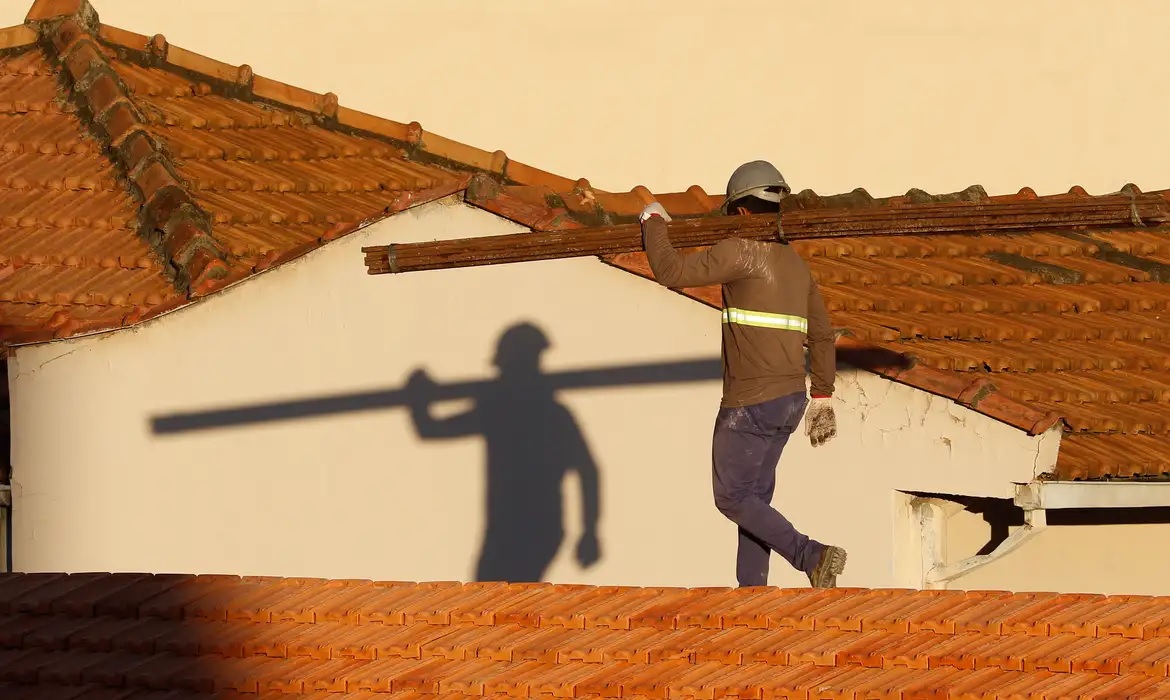 Caged: Brasil criou quase 432 mil empregos formais em fevereiro